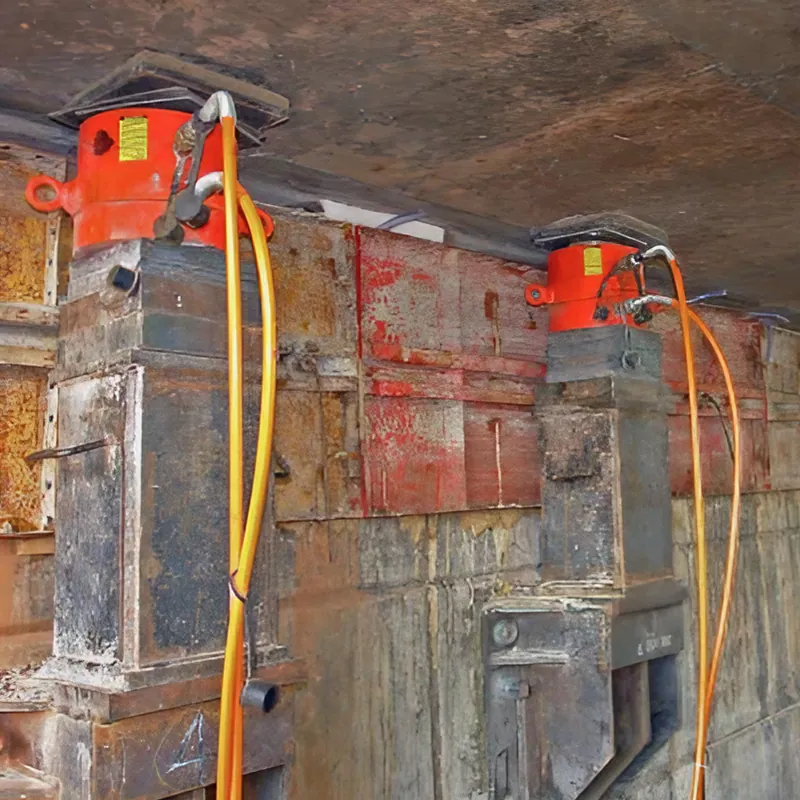 The Role of 700 Bar Hydraulic Jacks for Bridge Construction